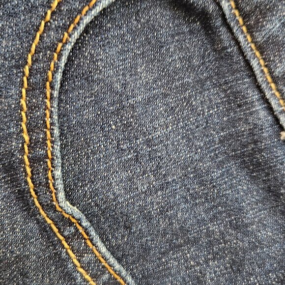 Classic Levi's 526 Slender Boot Cut Denim Jeans Women's 10M Dark Wash - Picture 2 of 14